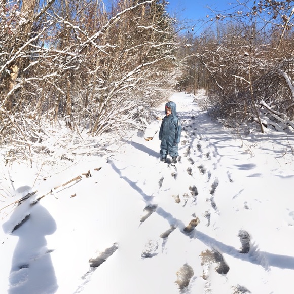 Meet your Posher, just a single mom - Picture 1 of 1